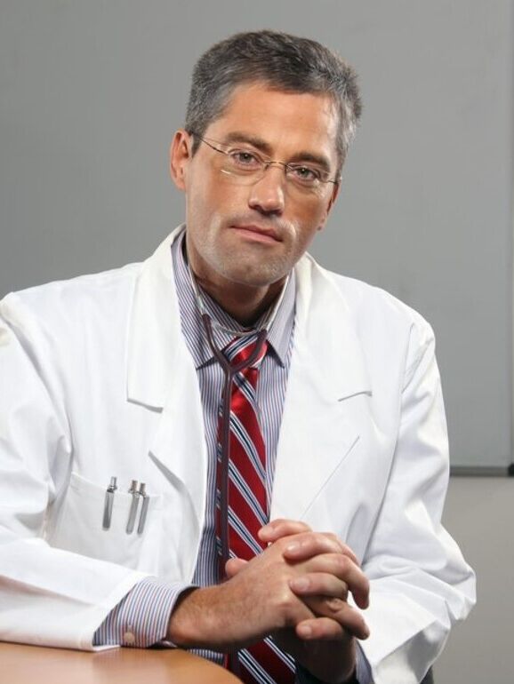 mjek Kirurg Artan Haxhia